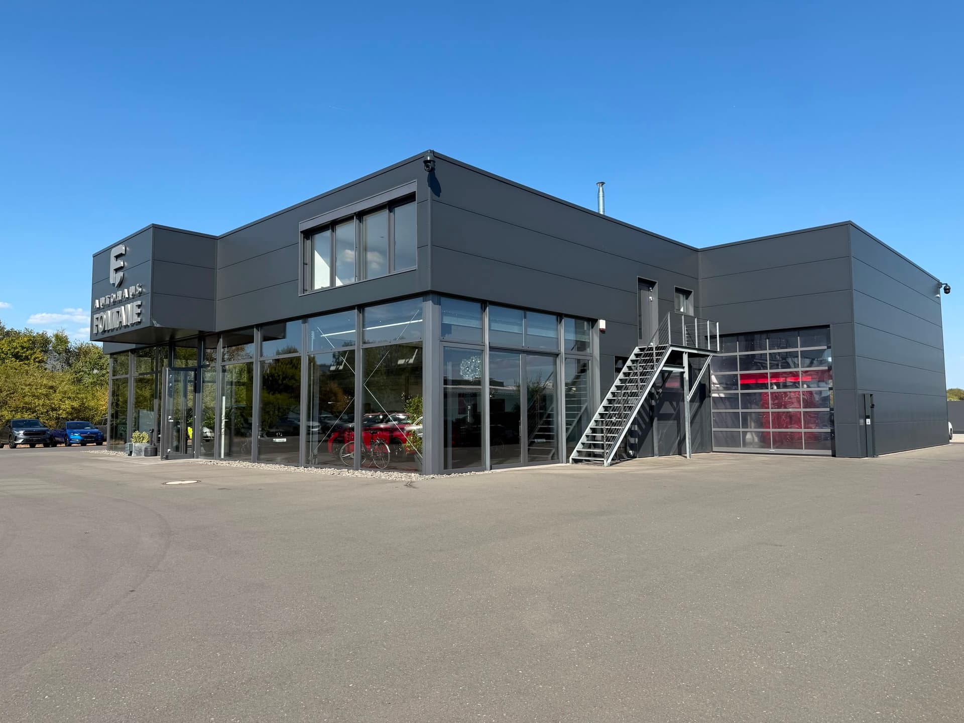 Das Gebäude des Autohauses Fontane in der Daimlerstraße in Bitburg