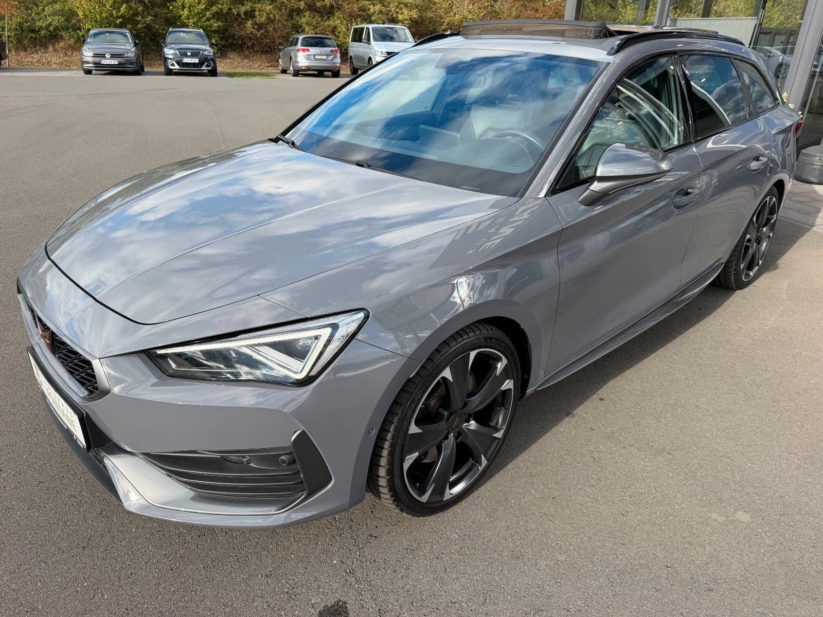 CUPRA Leon 2,0TSi Sportstourer 19"Pano Leder AHK ACC – view 1