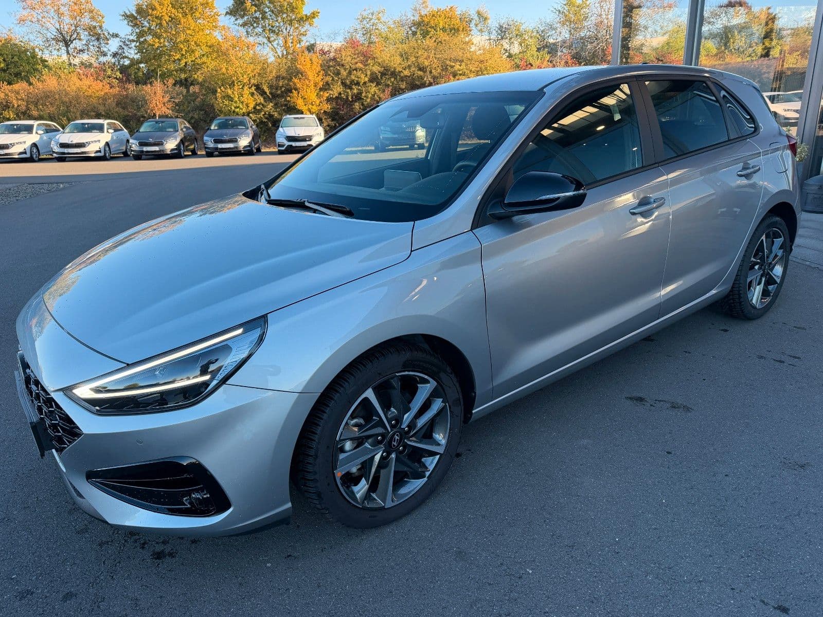HYUNDAI i30 Automatik Advantage Navi Kamera Sitzhz Lenkr – Ansicht 1