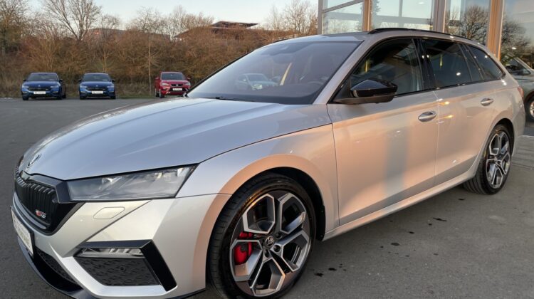 Octavia Combi 2,0TSi RS Pano AHK 360° Canton 19