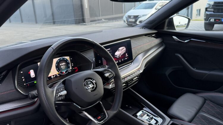 Octavia Combi 2.0TSI RS Pano 19