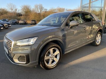 Q2 40 TFSI quattro sport LED Navi DSG Kamera SHZ