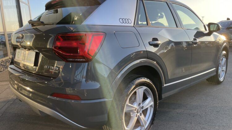 Q2 40 TFSI quattro sport LED Navi DSG Kamera SHZ
