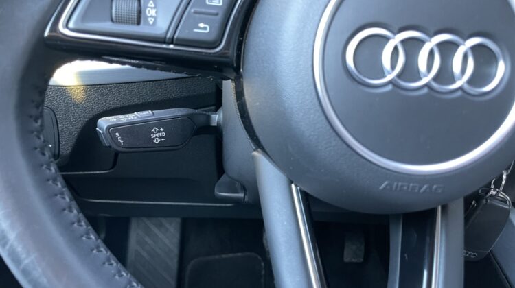 Q2 40 TFSI quattro sport LED Navi DSG Kamera SHZ