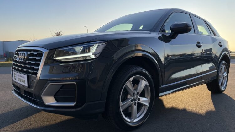 Q2 40 TFSI quattro sport LED Navi DSG Kamera SHZ