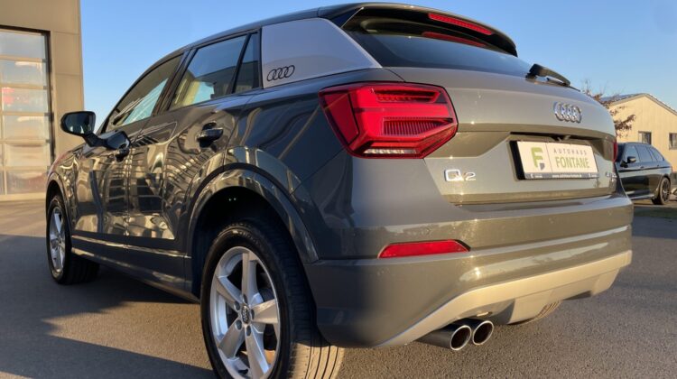 Q2 40 TFSI quattro sport LED Navi DSG Kamera SHZ