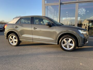 Q2 40 TFSI quattro sport LED Navi DSG Kamera SHZ