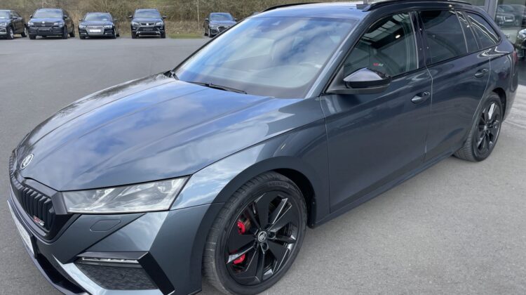 Octavia Combi 2,0TSi RS Pano AHK HUD Massage DCC