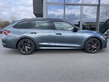 Octavia Combi 2,0TSi RS Pano AHK HUD Massage DCC