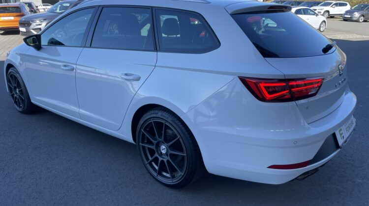 Leon 1,8TSi DSG Kombi FR Sitzhz Pano Teilleder