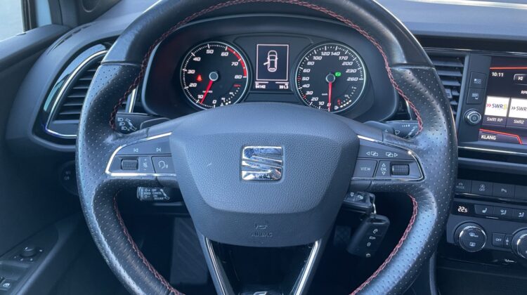 Leon 1,8TSi DSG Kombi FR Sitzhz Pano Teilleder