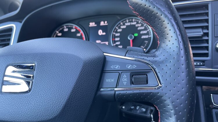 Leon 1,8TSi DSG Kombi FR Sitzhz Pano Teilleder