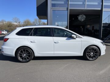 Leon 1,8TSi DSG Kombi FR Sitzhz Pano Teilleder