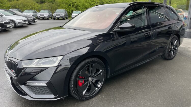 Octavia Combi 2,0TSi RS Pano HUD Matrix