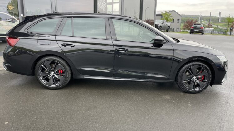 Octavia Combi 2,0TSi RS Pano HUD Matrix