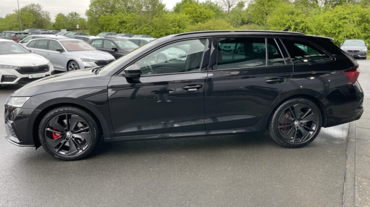 Octavia Combi 2,0TSi RS Pano HUD Matrix
