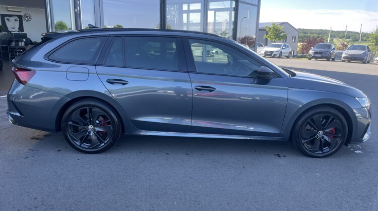 Octavia Combi 2,0TSi RS Pano AHK HUD Massage DCC