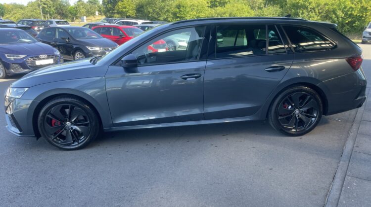 Octavia Combi 2,0TSi RS Pano AHK HUD Massage DCC