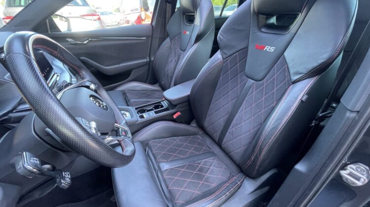 Octavia Combi 2,0TSi RS Pano AHK HUD Massage DCC