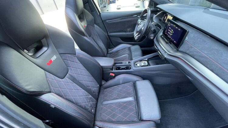 Octavia Combi 2,0TSi RS Pano AHK HUD Massage DCC