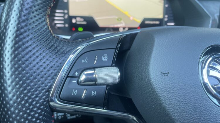 Octavia Combi 2,0TSi RS Pano AHK HUD Massage DCC