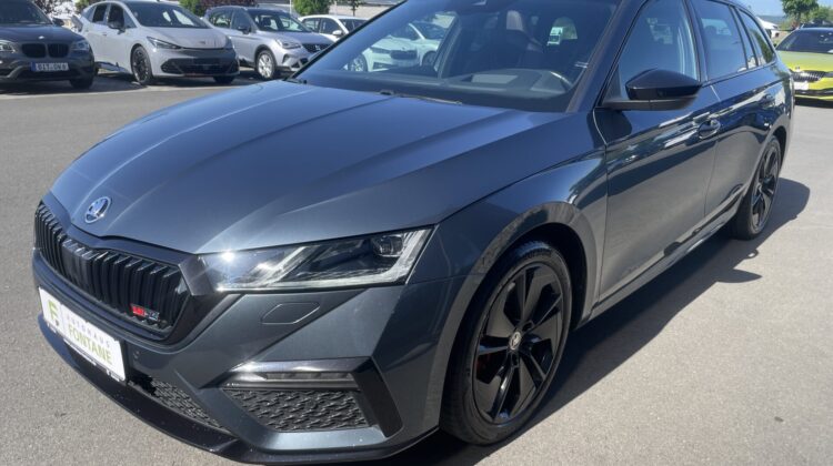 Octavia Combi 2,0TSi RS Pano AHK HUD Massage DCC