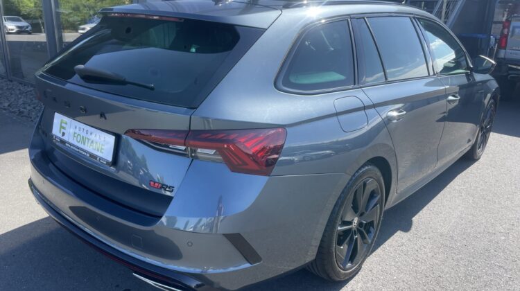 Octavia Combi 2,0TSi RS Pano AHK HUD Massage DCC