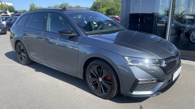 Octavia Combi 2,0TSi RS Pano AHK HUD Massage DCC