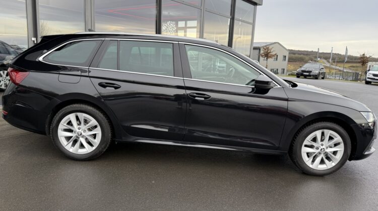 Octavia Combi 2,0TDi Style DSG Navi Matrix Key