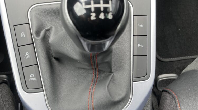 Arona 1,0TSi FR Schalter LeMans LED Kamera
