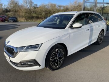 Octavia Combi 2,0TDi Style AHK Navi Matrix ACC