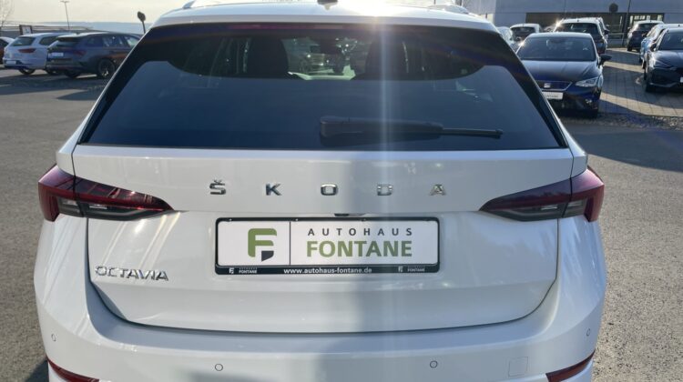 Octavia Combi 2,0TDi Style AHK Navi Matrix ACC