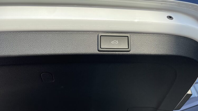 Octavia Combi 2,0TDi Style AHK Navi Matrix ACC
