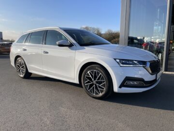 Octavia Combi 2,0TDi Style AHK Navi Matrix ACC