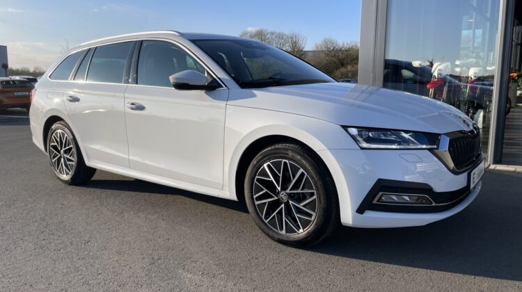 Octavia Combi 2,0TDi Style AHK Navi Matrix ACC