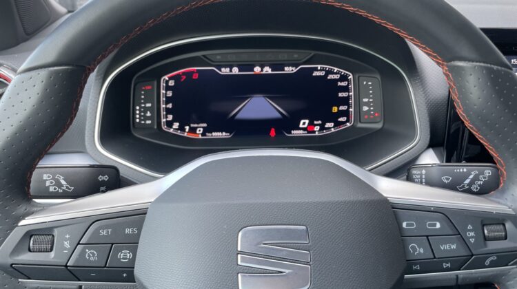 Arona 1,0TSi FR Schalter LeMans LED Kamera