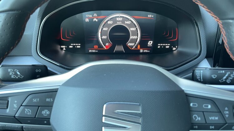 Arona FR Navi Kamera FullLink Virtual LED 17