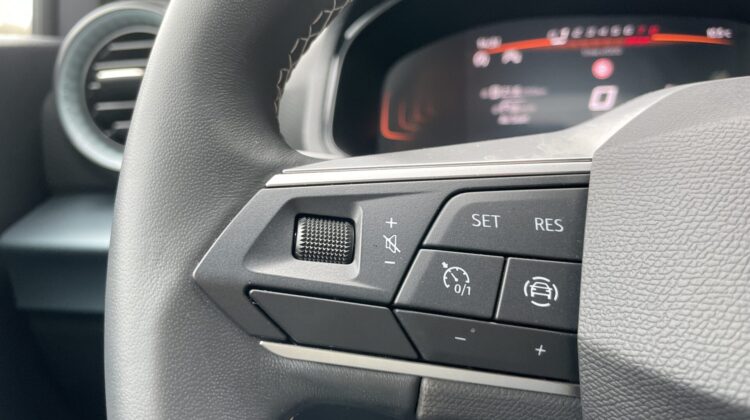 Arona 1,0TSi Xperience Schalter Navi LED Kamera