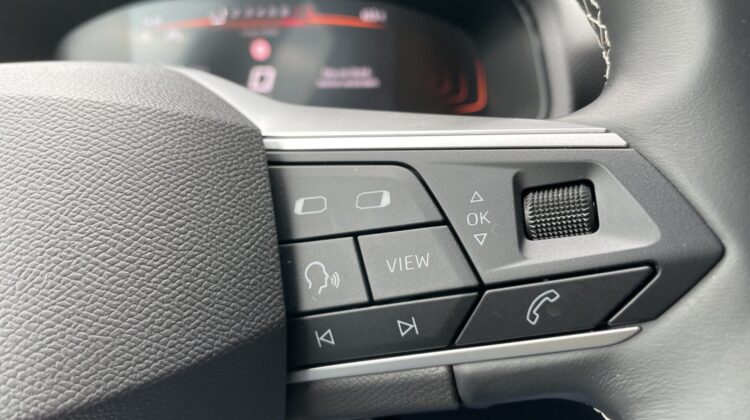 Arona 1,0TSi Xperience Schalter Navi LED Kamera