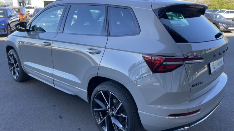 Karoq 2,0TSi Sportline 4×4 Pano 19″Canton AHK