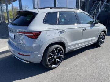 Karoq 2,0TSi Sportline 4×4 Pano 19″Canton AHK