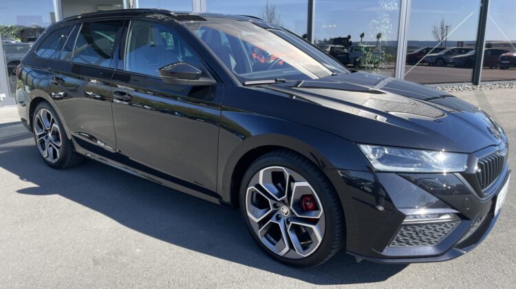 Octavia 2,0TDi Combi RS Pano 19″ Alcan. Massage