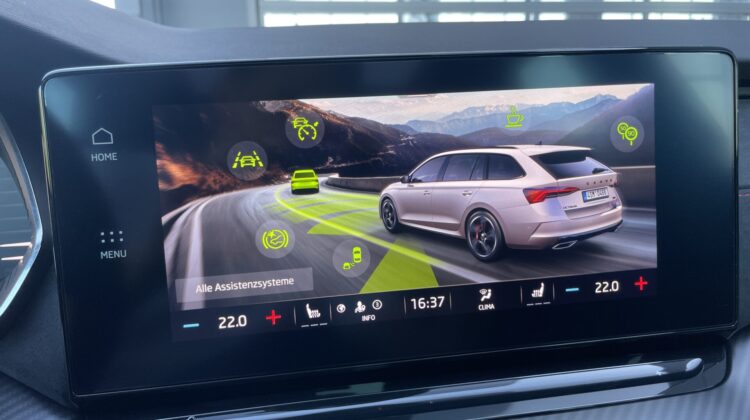 Octavia 2,0TDi Combi RS Pano 19″ Alcan. Massage