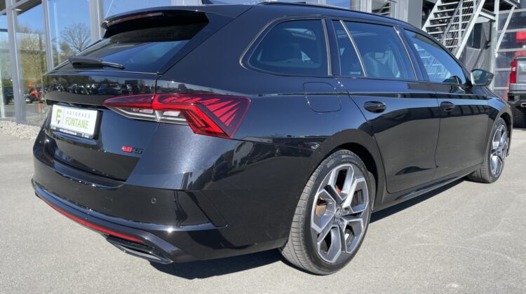 Octavia 2,0TDi Combi RS Pano 19″ Alcan. Massage