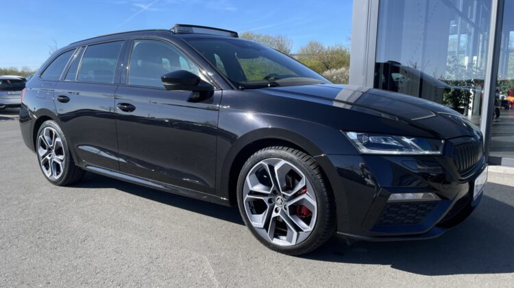 Octavia 2,0TDi Combi RS Pano 19″ Alcan. Massage