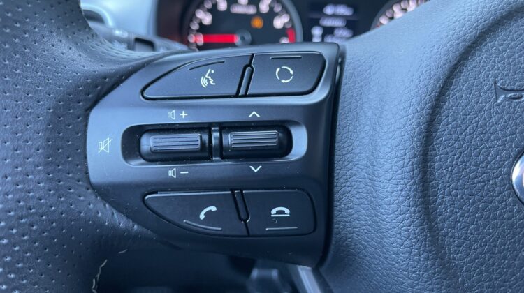 Stonic 6-Gang Spirit Sitzhz Lenkradhz Carplay