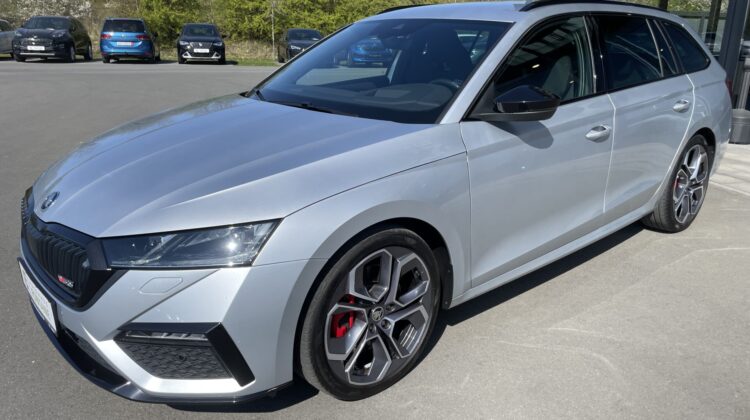 Octavia Combi 2,0TSi RS 19″HUD AHK Canton DCC