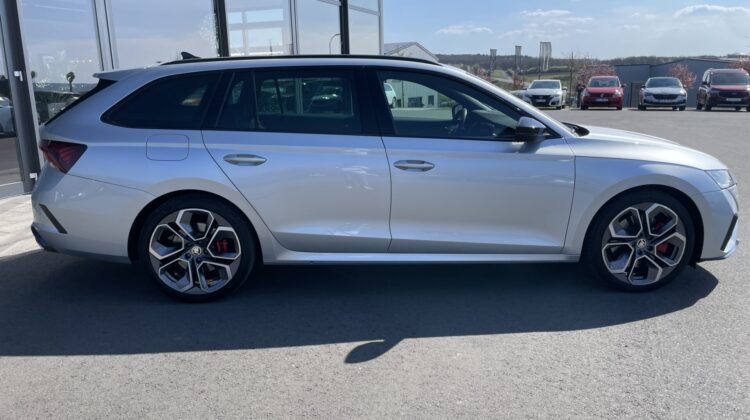 Octavia Combi 2,0TSi RS 19″HUD AHK Canton DCC
