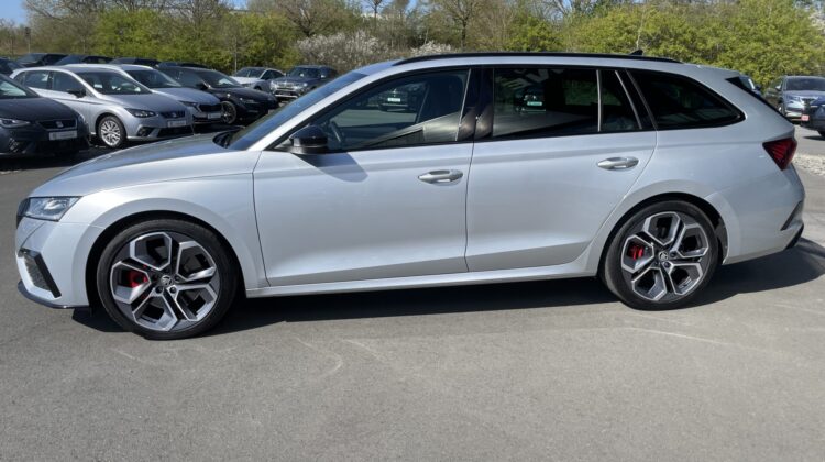 Octavia Combi 2,0TSi RS 19″HUD AHK Canton DCC