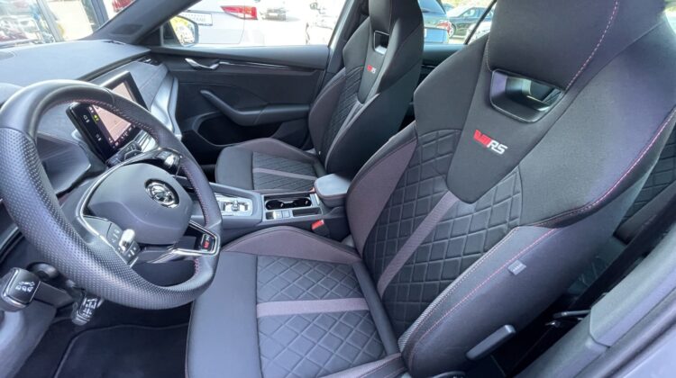 Octavia Combi 2,0TSi RS 19″HUD AHK Canton DCC
